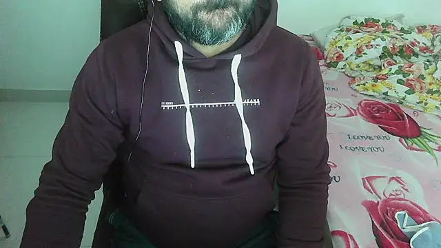 Snapshot of rentarob chatting on 02.13.25 rentarob online show from 02.13.25