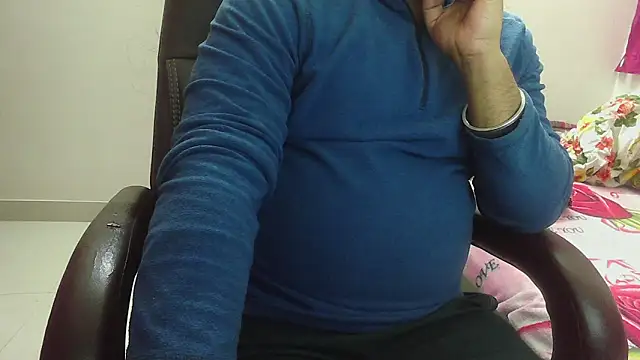 Snapshot of rentarob chatting on 02.18.25 rentarob online show from 02.18.25