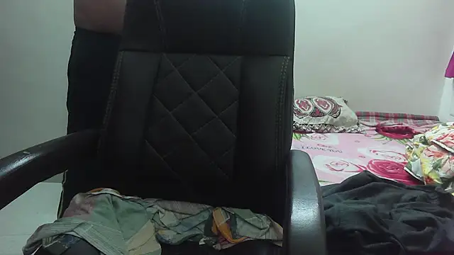 Snapshot of rentarob chatting on 03.04.25 rentarob online show from 03.04.25