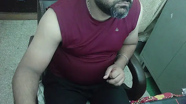 Snapshot of rentarob chatting on 10.22.25 rentarob online show from 10.22.25