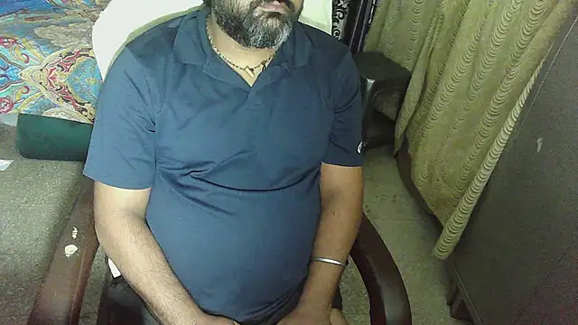 Snapshot of rentarob chatting on 11.08.25 rentarob online show from 11.08.25