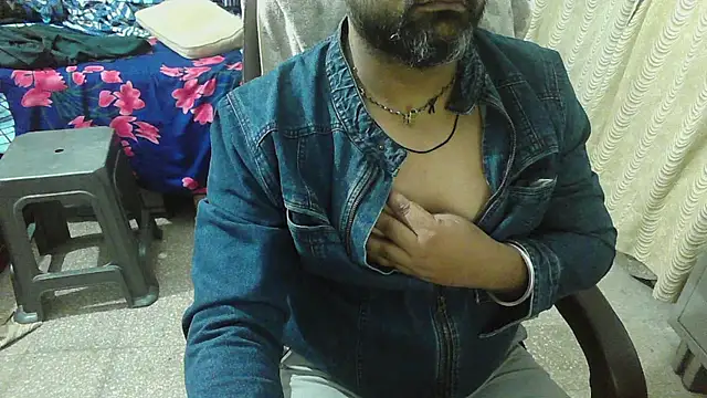 Snapshot of rentarob chatting on 11.18.25 rentarob online show from 11.18.25