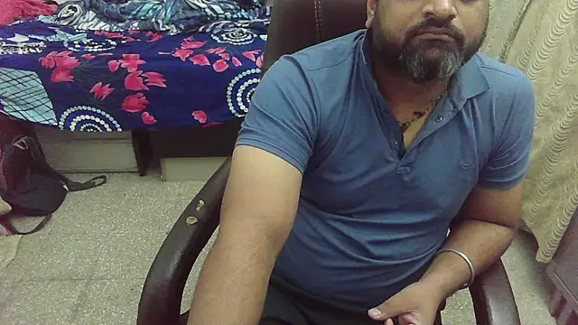 Snapshot of rentarob chatting on 11.20.25 rentarob online show from 11.20.25