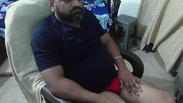 Snapshot of rentarob chatting on 11.21.25 rentarob online show from 11.21.25