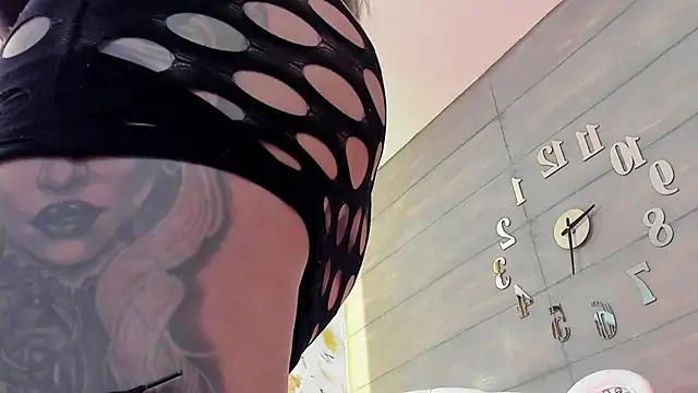 Snapshot of nicollette_miller chatting on 01.28.25 nicollette miller online show from 01.28.25