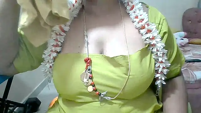 Snapshot of archanatelugu9 chatting on 04.22.26 archanatelugu9 online show from 04.22.26