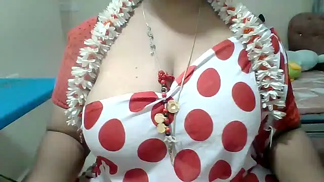 Snapshot of archanatelugu9 chatting on 04.27.26 archanatelugu9 online show from 04.27.26