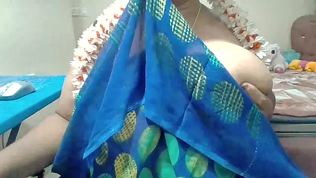Snapshot of archanatelugu9 chatting on 05.08.26 archanatelugu9 online show from 05.08.26