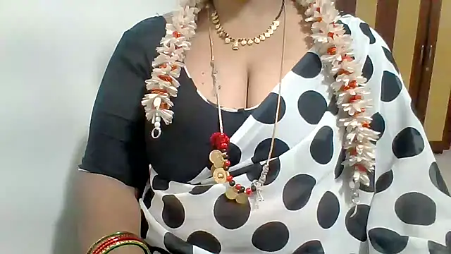 Snapshot of archanatelugu9 chatting on 07.06.26 archanatelugu9 online show from 07.06.26