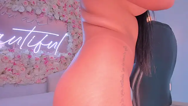 Snapshot of MileyCruz_ chatting on 12.05.24 MileyCruz online show from 12.05.24