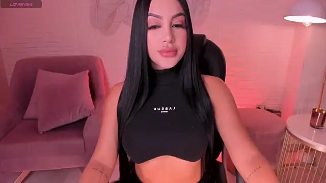 Snapshot of MileyCruz_ chatting on 01.28.25 MileyCruz online show from 01.28.25