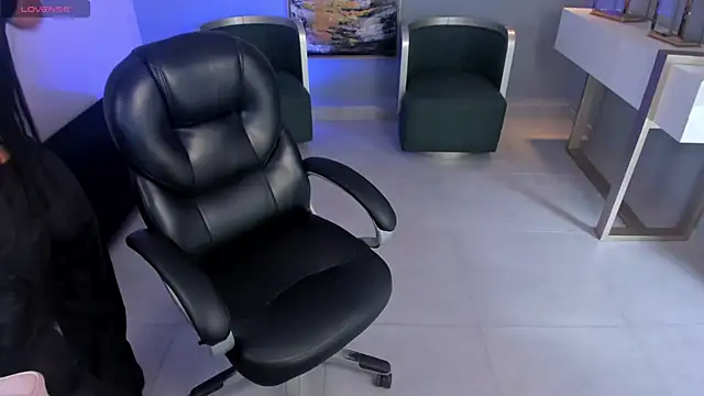 Snapshot of MileyCruz_ chatting on 09.15.25 MileyCruz online show from 09.15.25