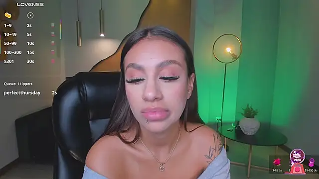 DannaCruz online show from 02.08.25