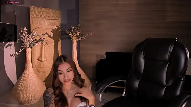 DannaCruz online show from 09.12.25