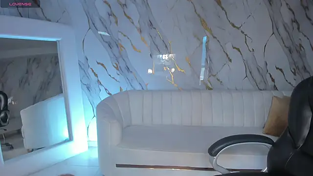 DannaCruz online show from 10.07.25