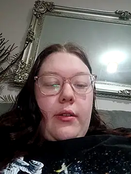 Sexycurvyemilyy online show from 11.20.25