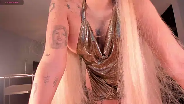 Snapshot of SophiePalmer chatting on 02.10.25 SophiePalmer online show from 02.10.25