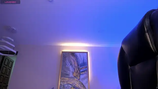 Snapshot of SophiePalmer chatting on 11.25.25 SophiePalmer online show from 11.25.25