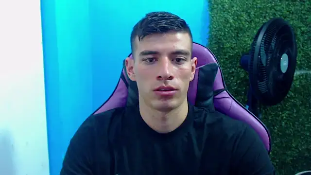 Snapshot of DEIBY_BABY chatting on 12.28.24 DEIBY BABY online show from 12.28.24