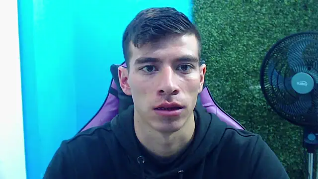 Snapshot of DEIBY_BABY chatting on 01.04.25 DEIBY BABY online show from 01.04.25