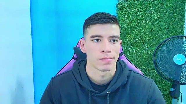 Snapshot of DEIBY_BABY chatting on 02.14.25 DEIBY BABY online show from 02.14.25