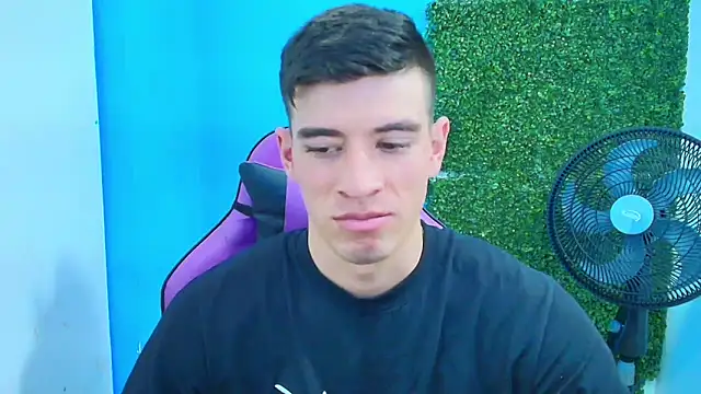 Snapshot of DEIBY_BABY chatting on 02.18.25 DEIBY BABY online show from 02.18.25