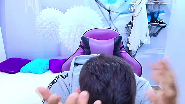 Snapshot of DEIBY_BABY chatting on 10.27.25 DEIBY BABY online show from 10.27.25