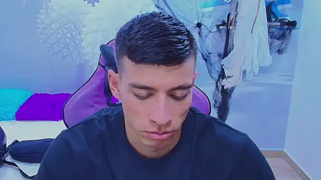 Snapshot of DEIBY_BABY chatting on 11.01.25 DEIBY BABY online show from 11.01.25