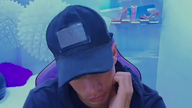 Snapshot of DEIBY_BABY chatting on 11.18.25 DEIBY BABY online show from 11.18.25