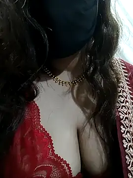 Sexybomb33 online show from 12.15.24