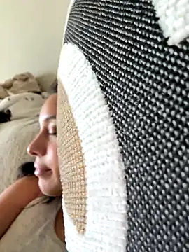 Natur4lBeautyb33 online show from 10.21.25