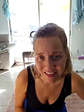 SkyelarSommer online show from 12.13.24