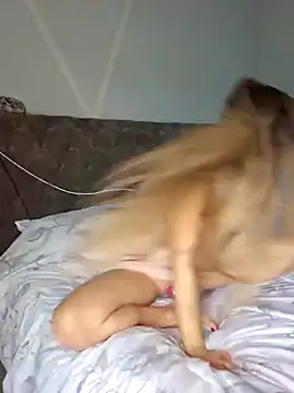 SkyelarSommer online show from 02.24.25