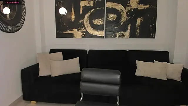 Snapshot of SunnyRivers chatting on 03.19.25 SunnyRivers online show from 03.19.25