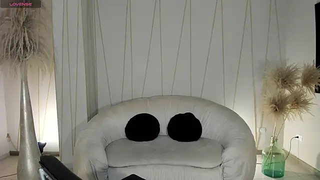 Snapshot of SunnyRivers chatting on 10.07.25 SunnyRivers online show from 10.07.25