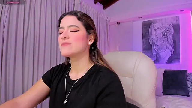 Snapshot of nathalie_rivers chatting on 02.21.26 nathalie rivers online show from 02.21.26