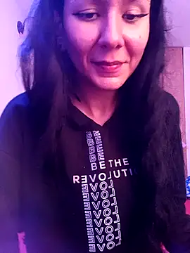 LissaThompsom online show from 12.31.24