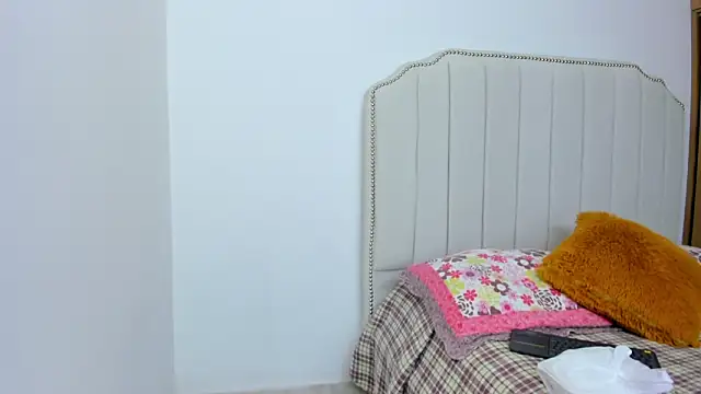 Hanna86 online show from 02.13.25