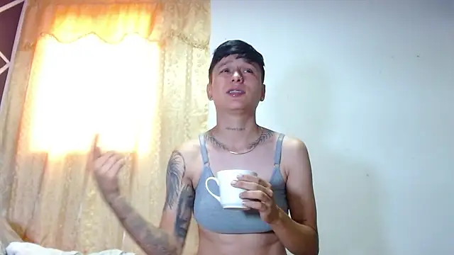 Snapshot of Tamarahryan chatting on 01.10.25 Tamarahryan online show from 01.10.25