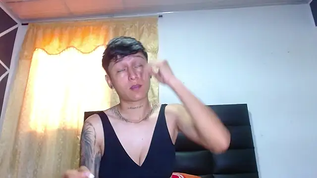 Snapshot of Tamarahryan chatting on 01.28.25 Tamarahryan online show from 01.28.25