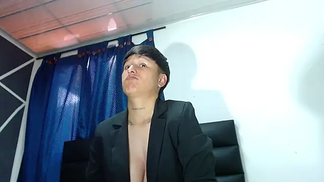 Snapshot of Tamarahryan chatting on 09.27.25 Tamarahryan online show from 09.27.25