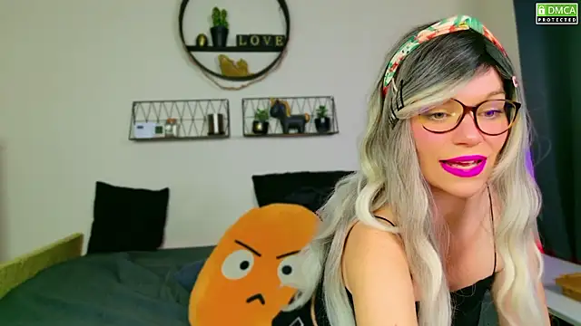 Kittychatte online show from 12.05.24