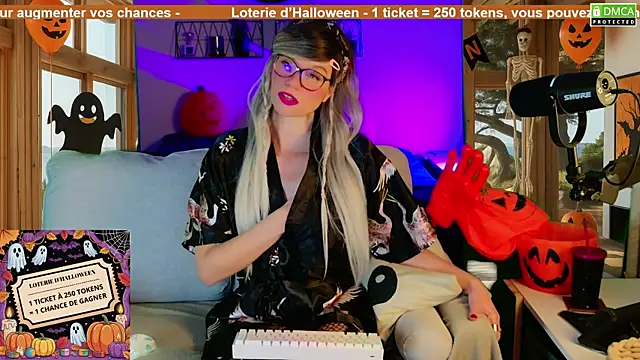 Kittychatte online show from 10.19.25