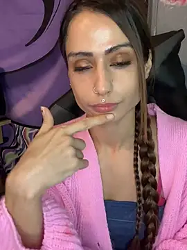 LaPetitechienne1 online show from 01.05.25