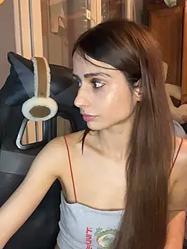 LaPetitechienne1 online show from 01.29.25