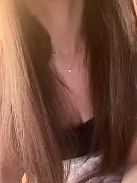 LaPetitechienne1 online show from 03.15.25