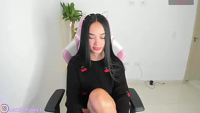 sharlotte 23 online show from 04.14.26