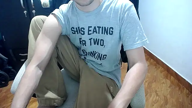 Snapshot of SexAegons chatting on 02.15.25 SexAegons online show from 02.15.25