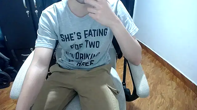 Snapshot of SexAegons chatting on 02.15.25 SexAegons online show from 02.15.25