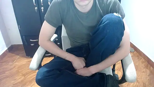 Snapshot of SexAegons chatting on 02.17.25 SexAegons online show from 02.17.25